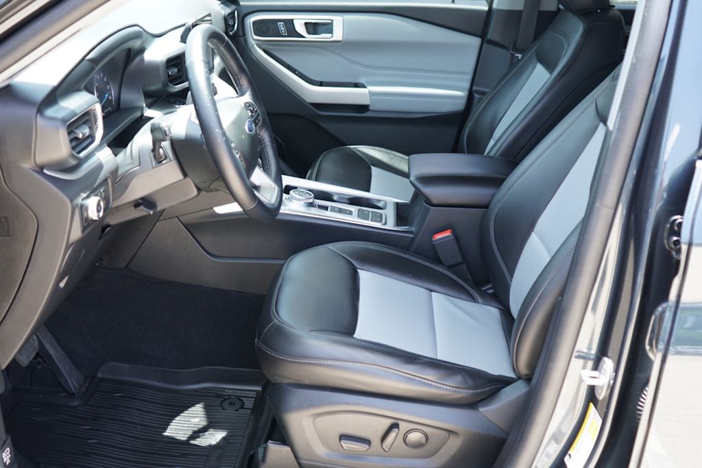 Thumbnail: 2022 Ford Explorer - 7