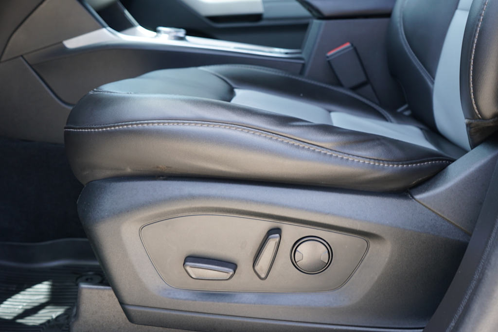 Thumbnail: 2022 Ford Explorer - 22