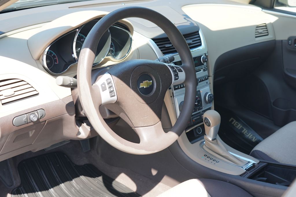 Thumbnail: 2012 Chevrolet Malibu - 2