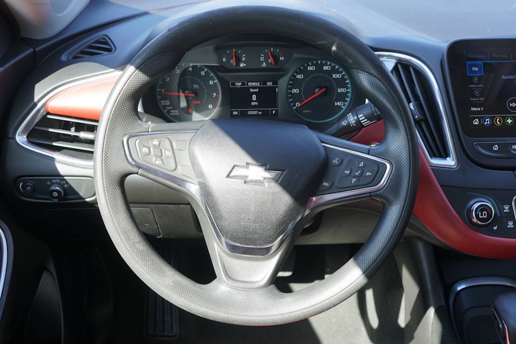 Thumbnail: 2021 Chevrolet Malibu - 10