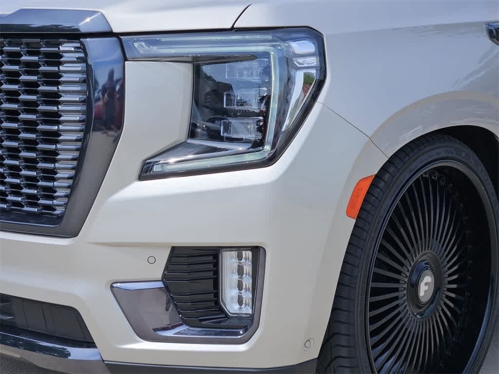 Thumbnail: 2023 GMC Yukon XL - 20