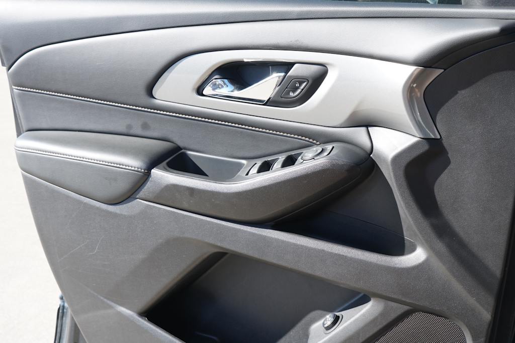 Thumbnail: 2021 Chevrolet Traverse - 20