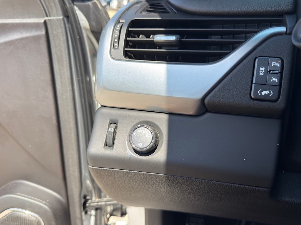Thumbnail: 2016 Chevrolet Suburban - 26