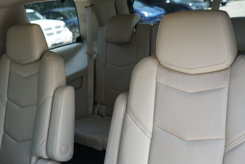 Thumbnail: 2016 Cadillac Escalade - 23