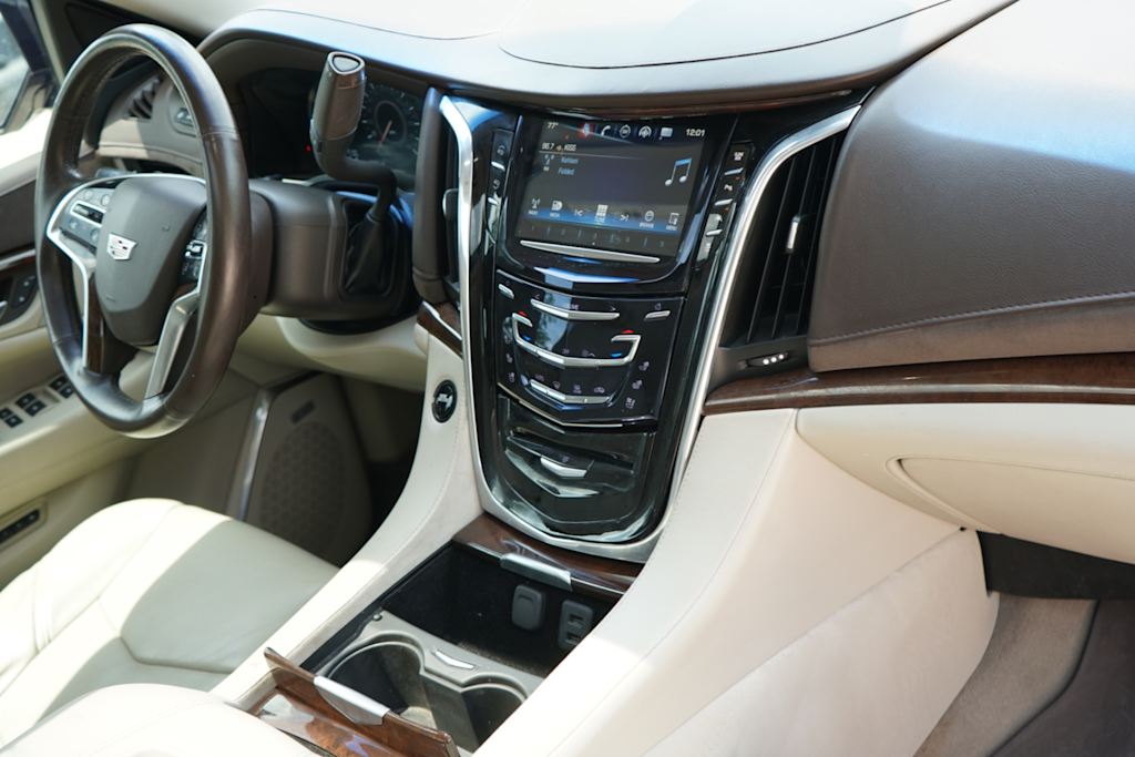 Thumbnail: 2016 Cadillac Escalade - 12