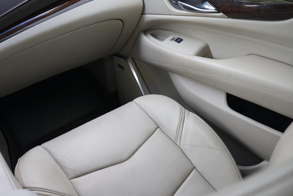 Thumbnail: 2016 Cadillac Escalade - 24