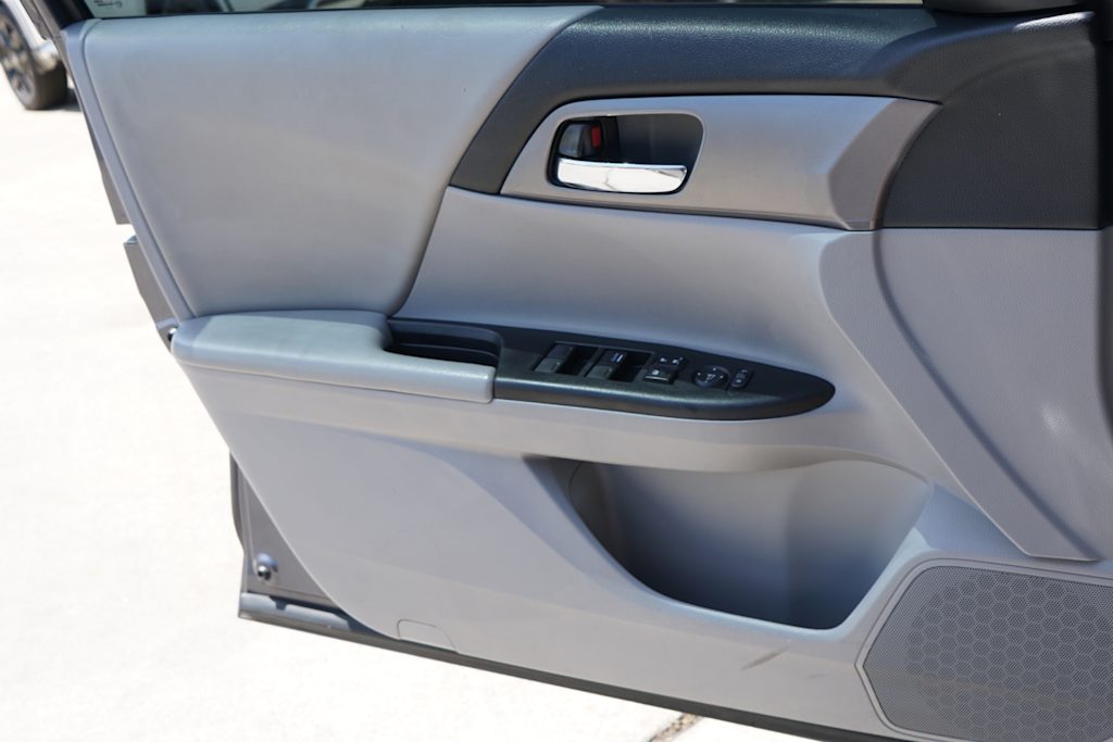 Thumbnail: 2013 Honda Accord - 21