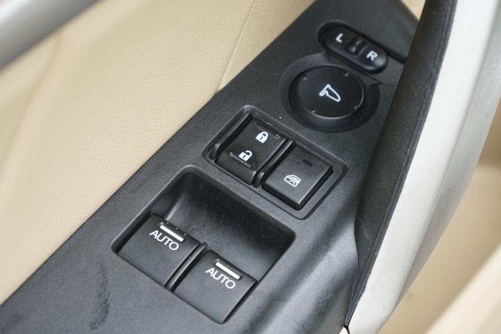 Thumbnail: 2012 Honda Accord - 22