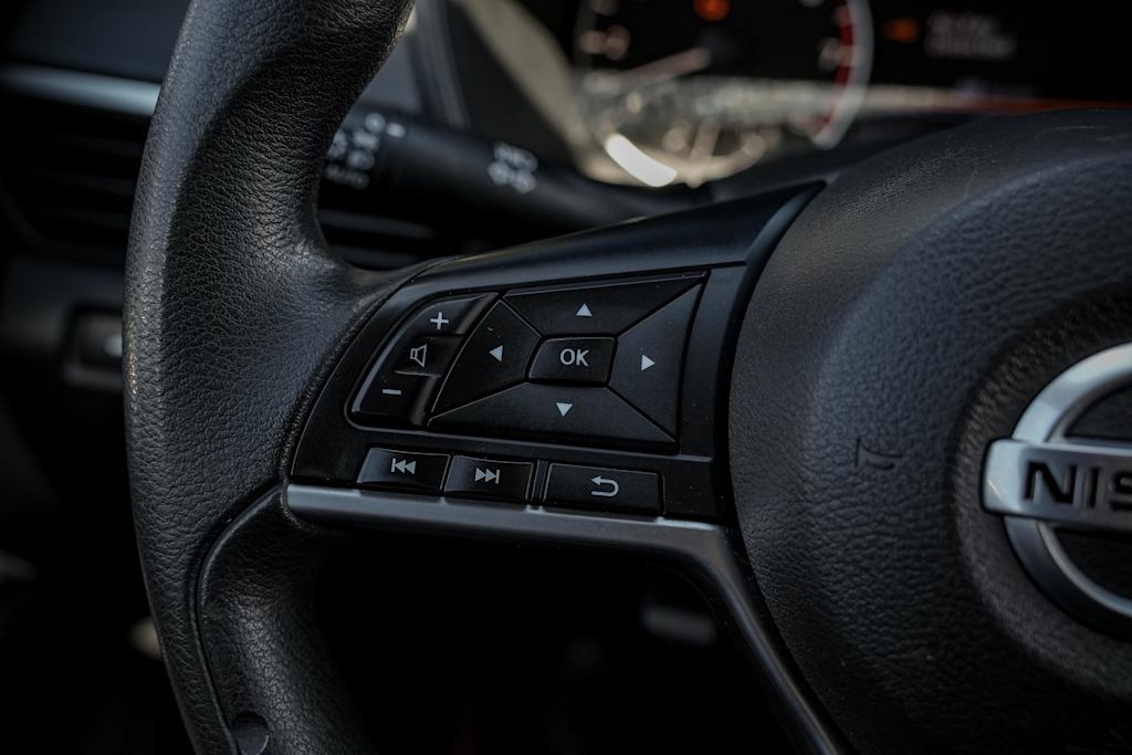 Thumbnail: 2019 Nissan Altima - 18