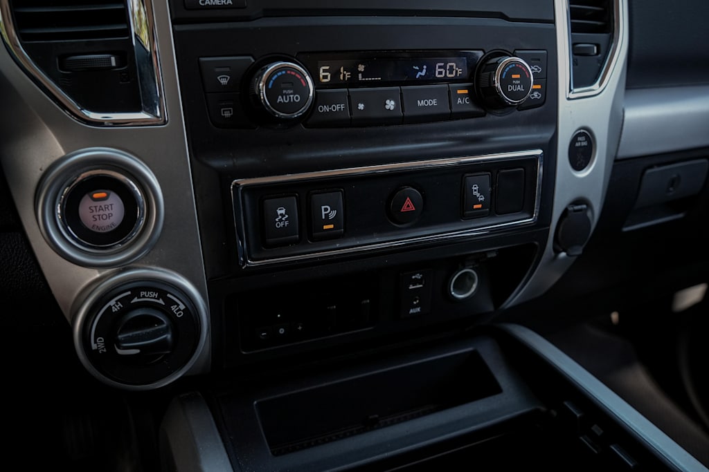 Thumbnail: 2018 Nissan Titan - 23
