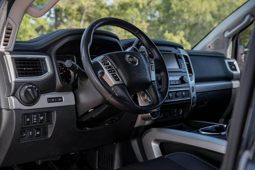Thumbnail: 2018 Nissan Titan - 2