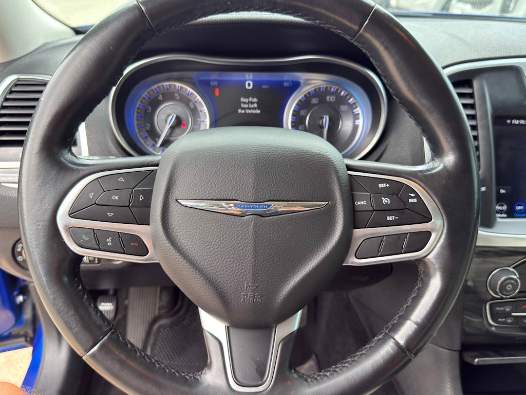 Thumbnail: 2020 Chrysler 300 - 8