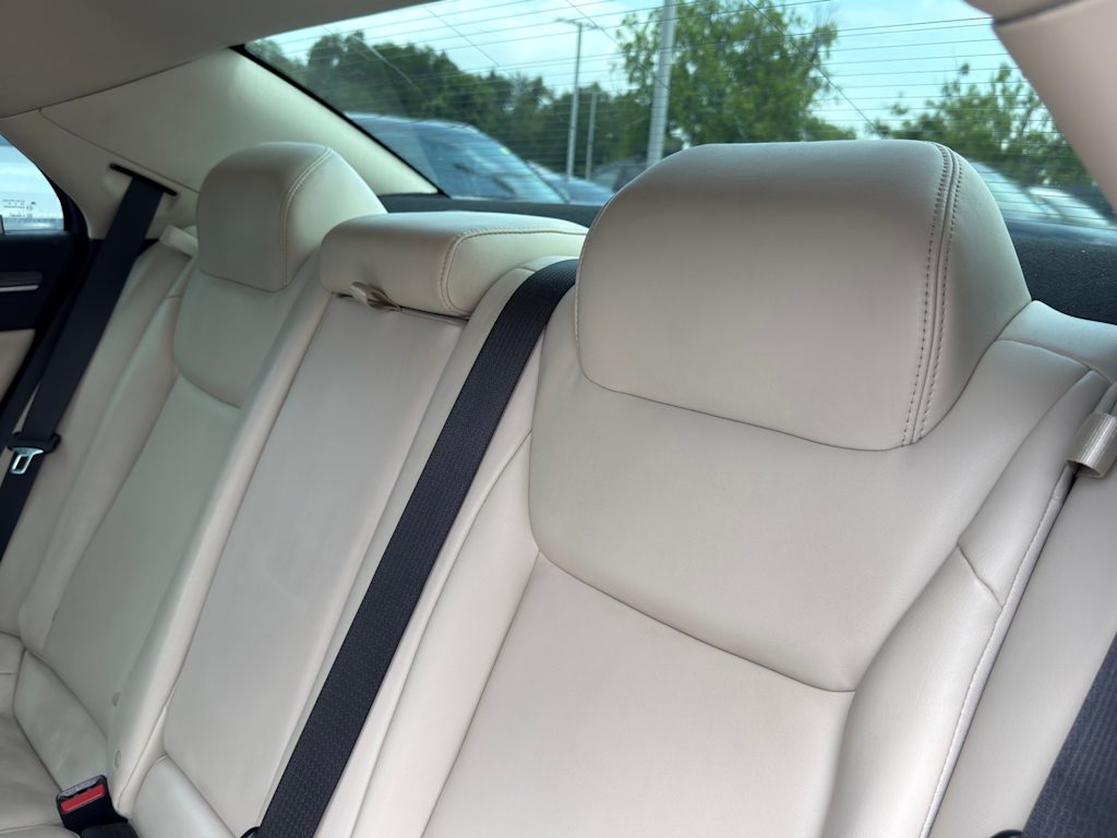 Thumbnail: 2020 Chrysler 300 - 26