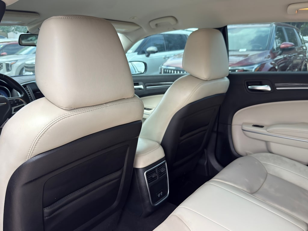 Thumbnail: 2020 Chrysler 300 - 11