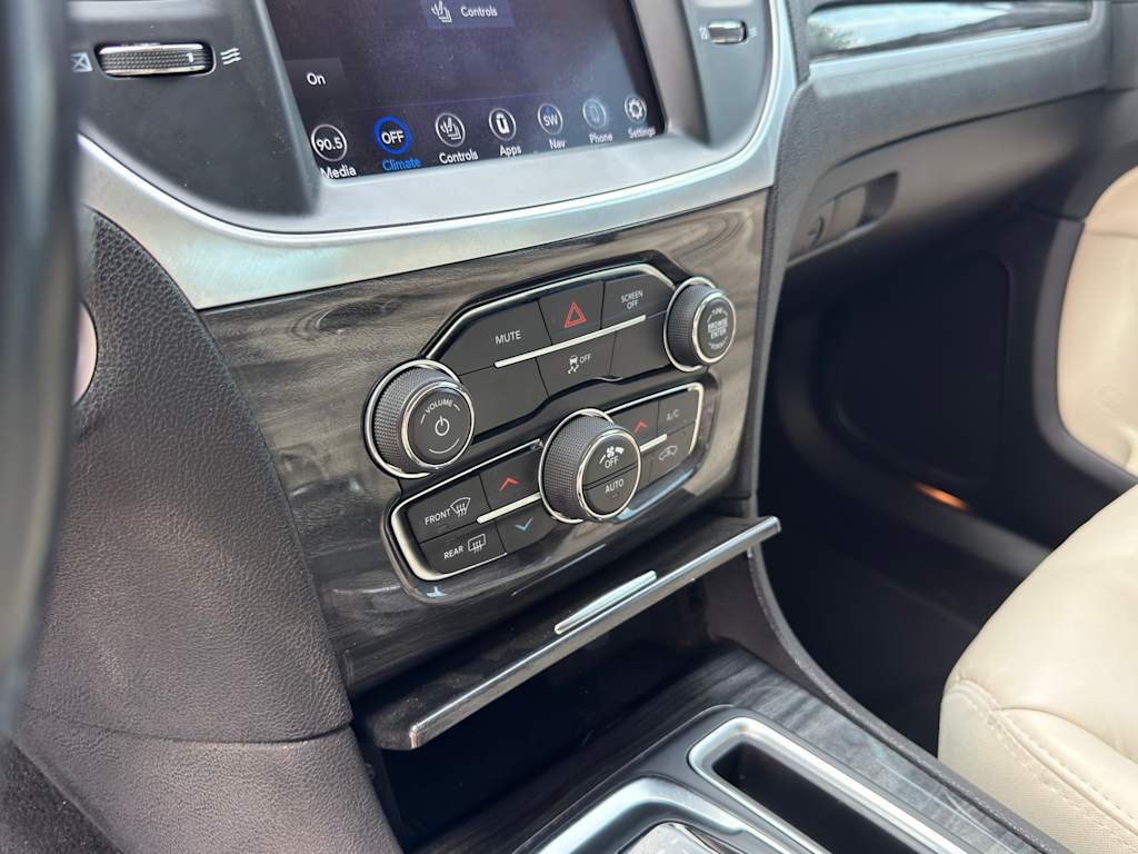 Thumbnail: 2020 Chrysler 300 - 18