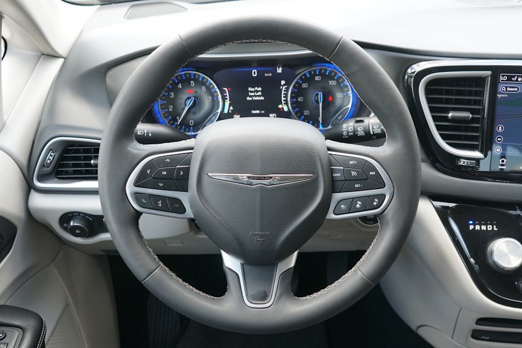 Thumbnail: 2022 Chrysler Pacifica - 11