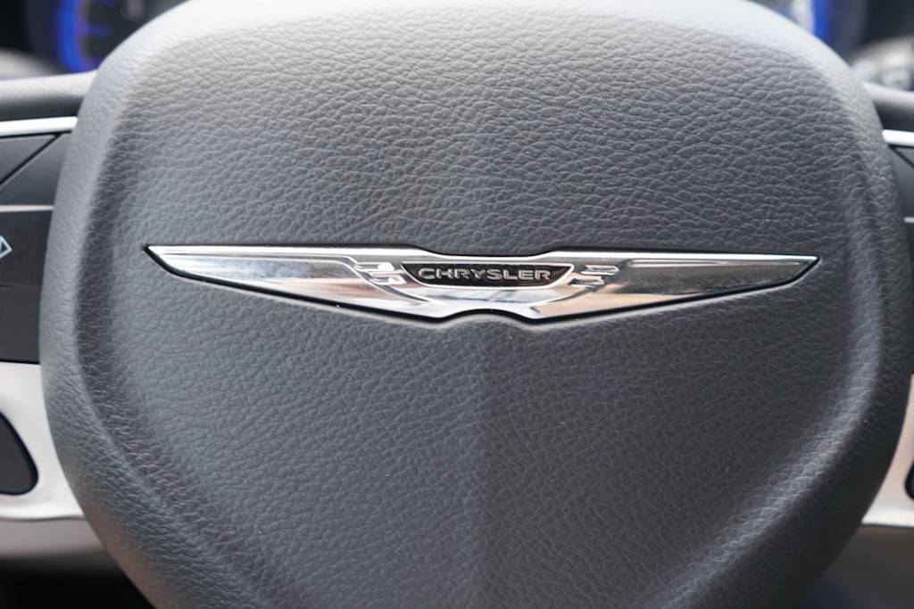 Thumbnail: 2022 Chrysler Pacifica - 5