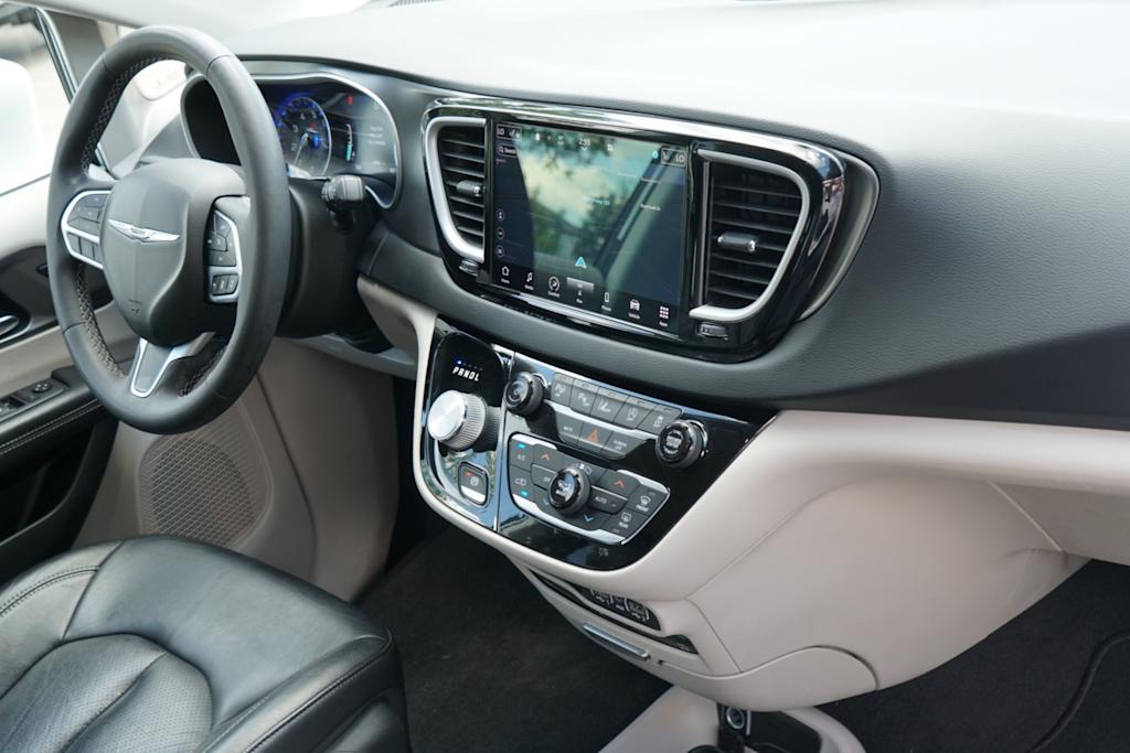 Thumbnail: 2022 Chrysler Pacifica - 12