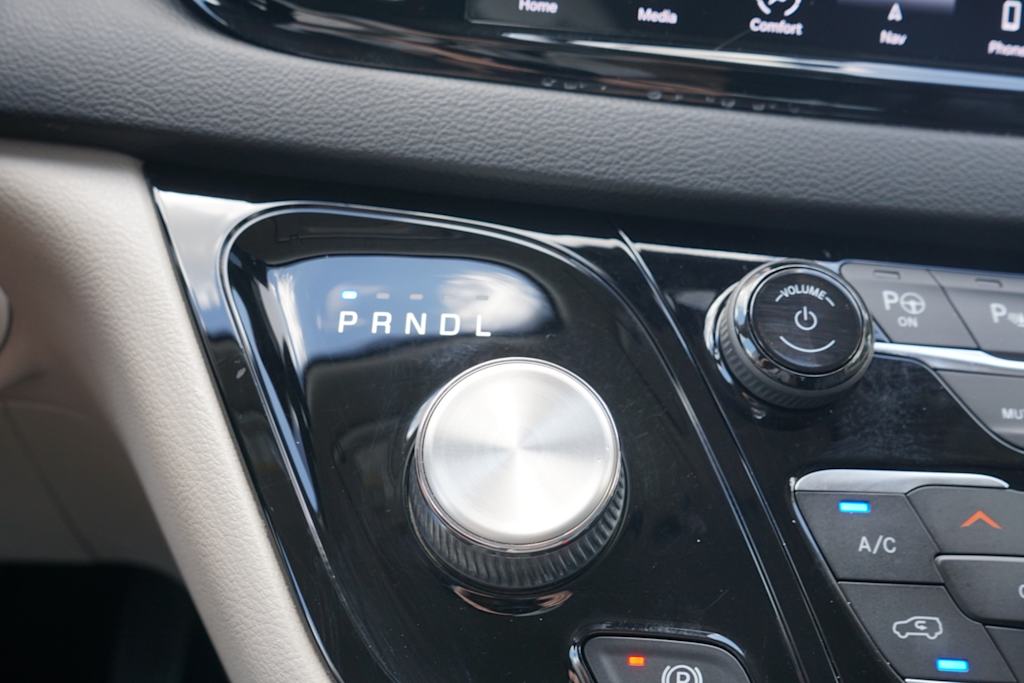 Thumbnail: 2022 Chrysler Pacifica - 16
