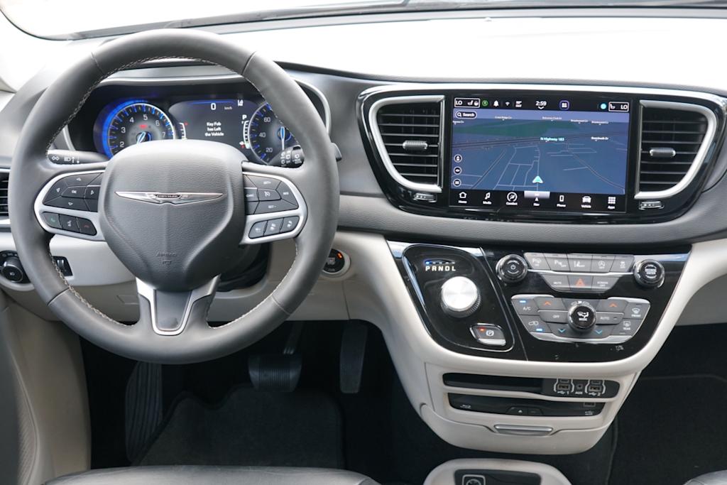 Thumbnail: 2022 Chrysler Pacifica - 7