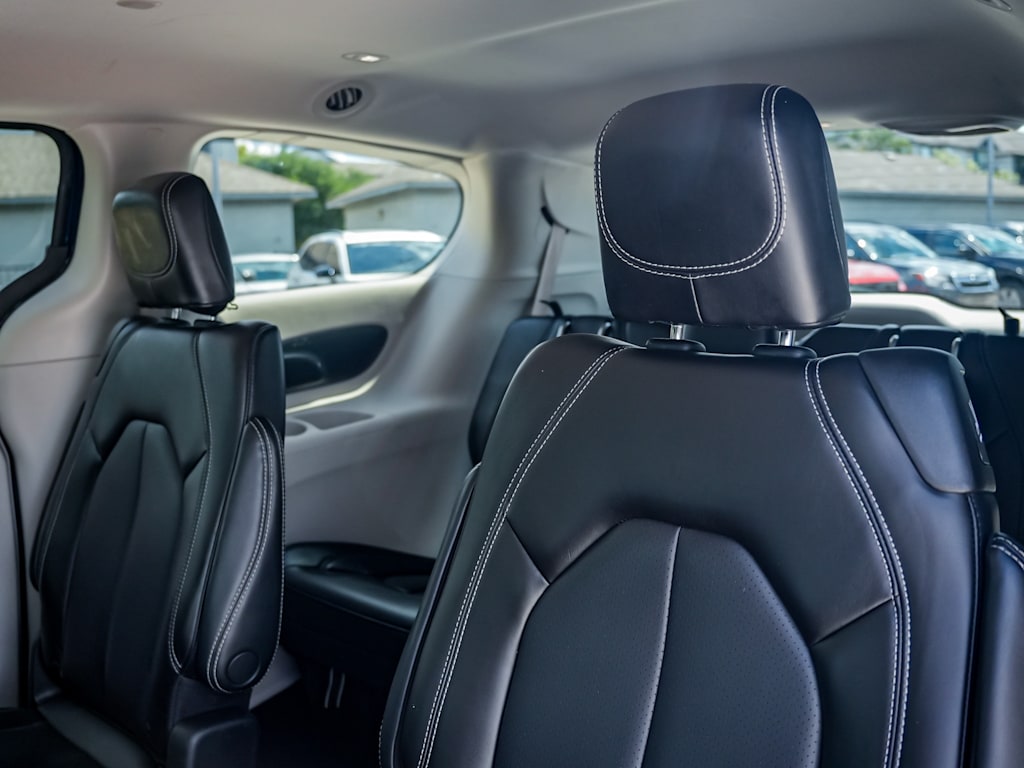 Thumbnail: 2023 Chrysler Pacifica - 26