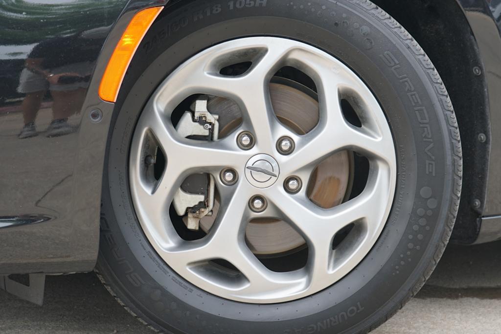 Thumbnail: 2022 Chrysler Pacifica - 5