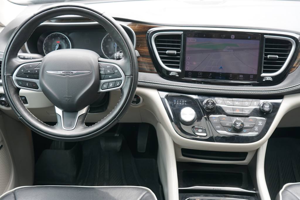 Thumbnail: 2022 Chrysler Pacifica - 6