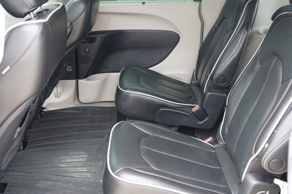 Thumbnail: 2022 Chrysler Pacifica - 9