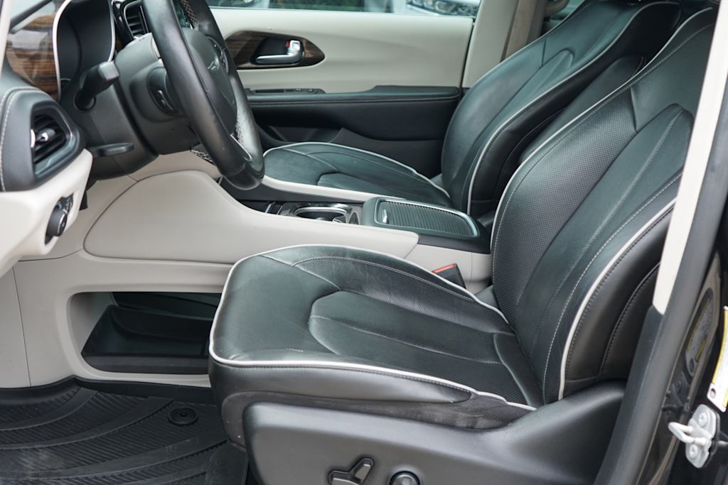 Thumbnail: 2022 Chrysler Pacifica - 7
