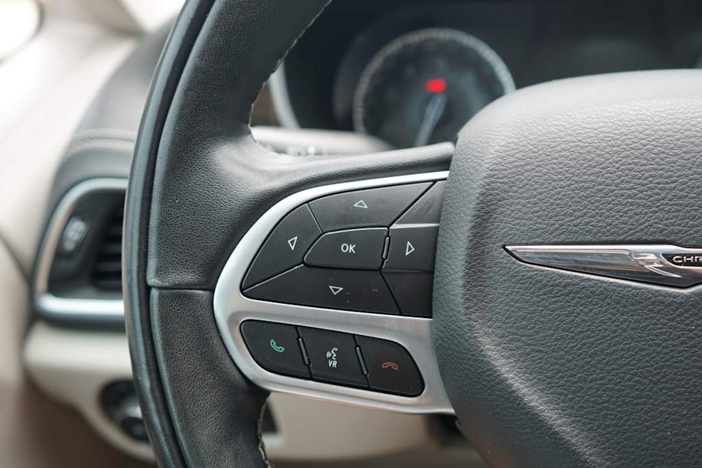 Thumbnail: 2022 Chrysler Pacifica - 21