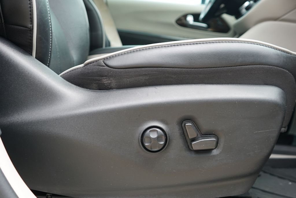 Thumbnail: 2022 Chrysler Pacifica - 29