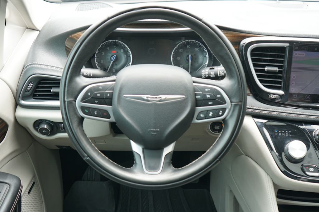 Thumbnail: 2022 Chrysler Pacifica - 10