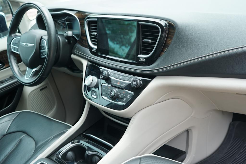 Thumbnail: 2022 Chrysler Pacifica - 11