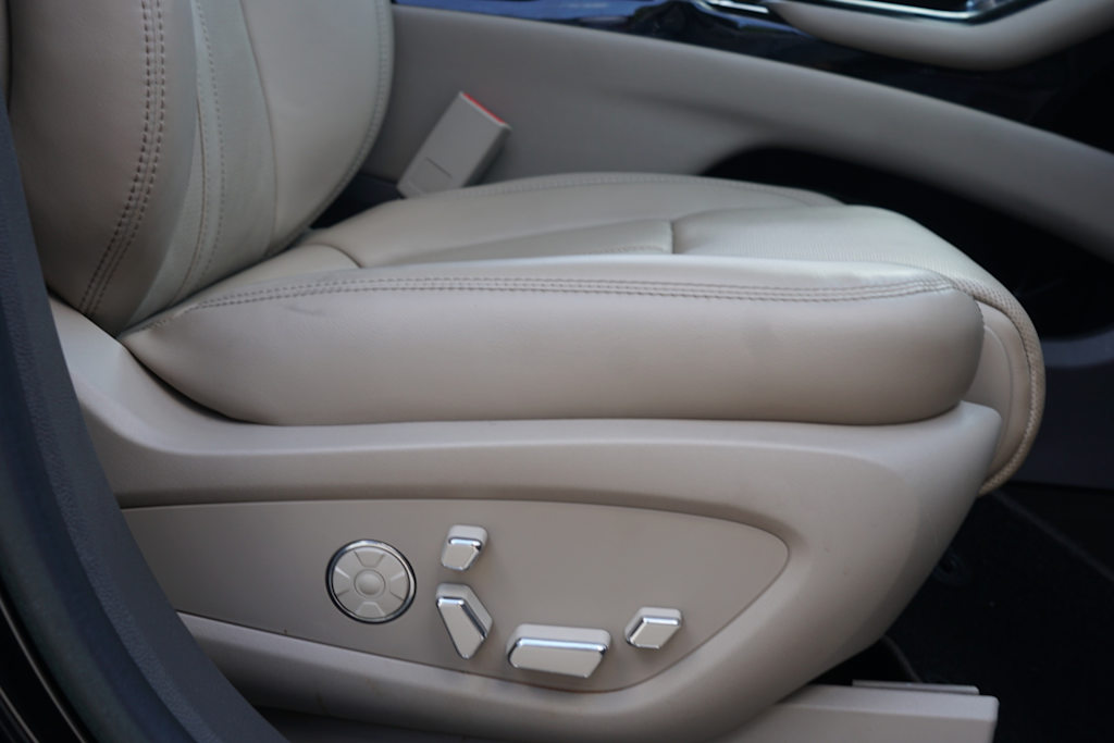 Thumbnail: 2021 Lincoln Nautilus - 25