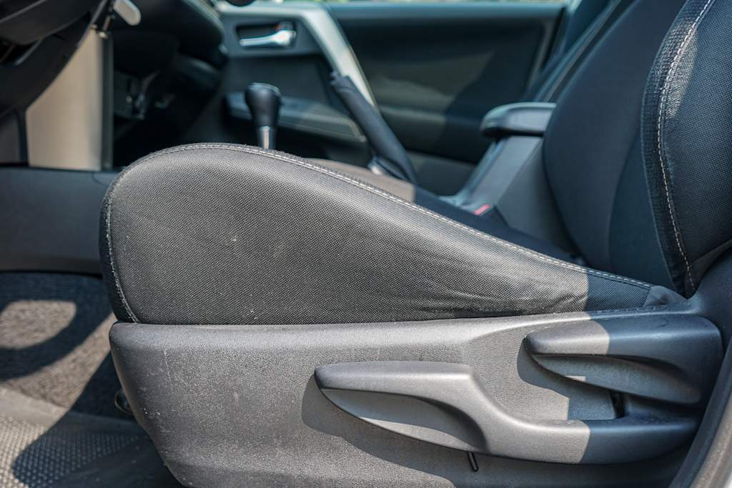 Thumbnail: 2015 Toyota RAV4 - 21