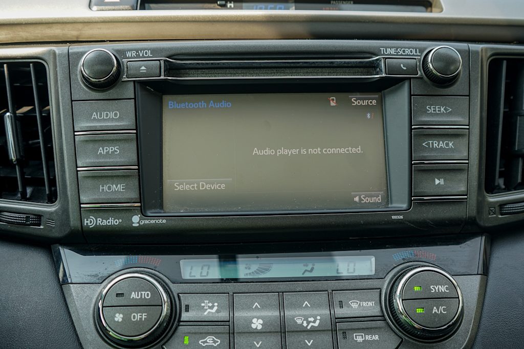 Thumbnail: 2015 Toyota RAV4 - 16