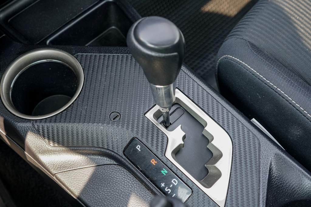 Thumbnail: 2015 Toyota RAV4 - 12