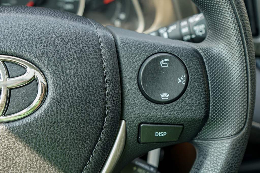 Thumbnail: 2015 Toyota RAV4 - 17