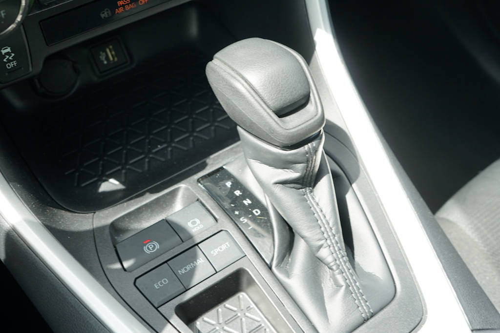 Thumbnail: 2025 Toyota RAV4 - 12