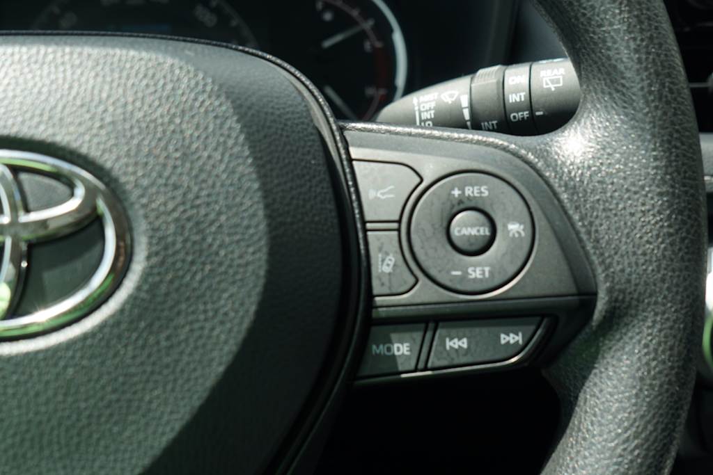 Thumbnail: 2025 Toyota RAV4 - 16