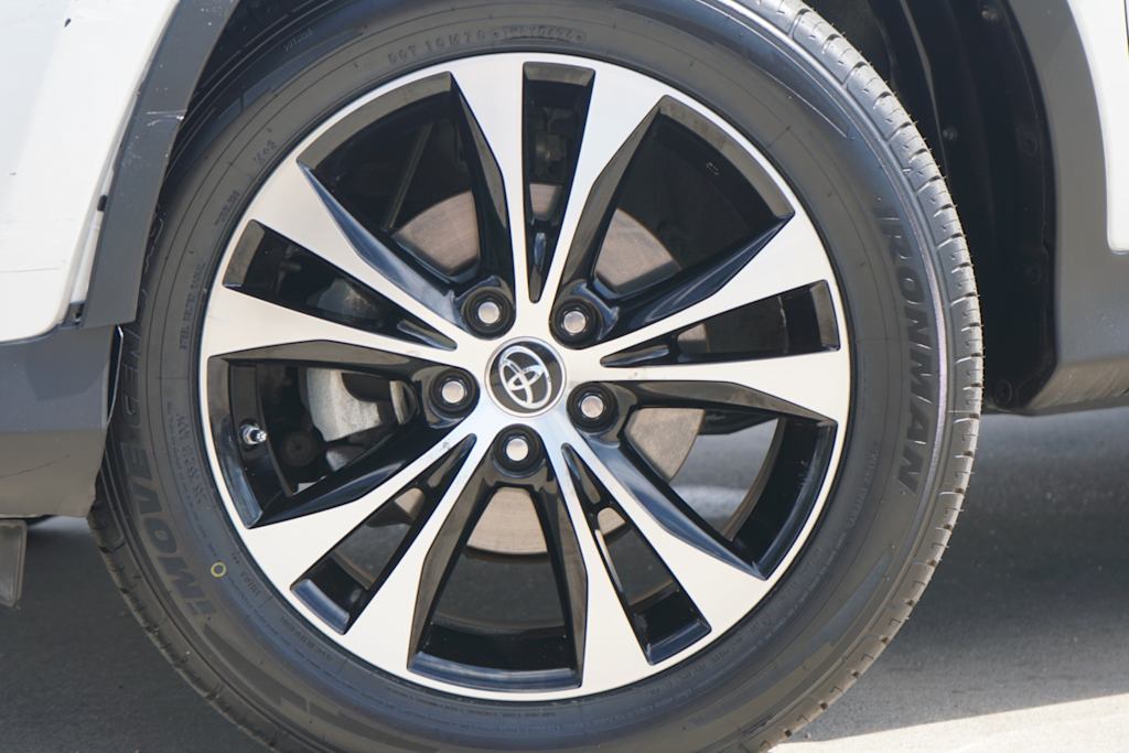 Thumbnail: 2015 Toyota RAV4 - 6