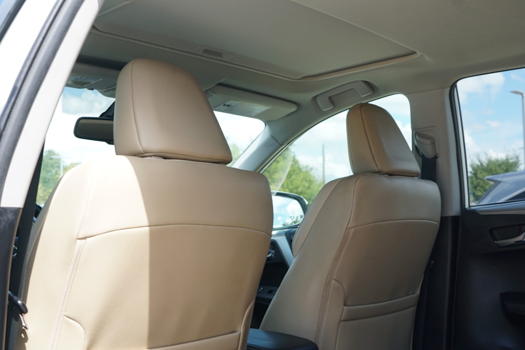 Thumbnail: 2015 Toyota RAV4 - 22