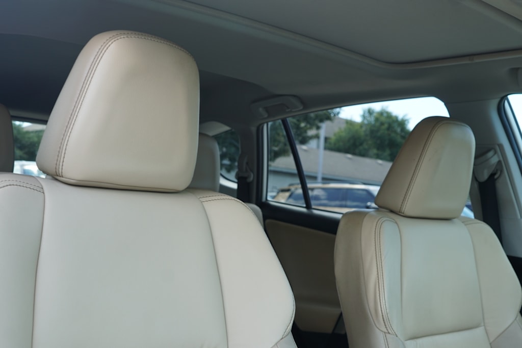 Thumbnail: 2015 Toyota RAV4 - 25