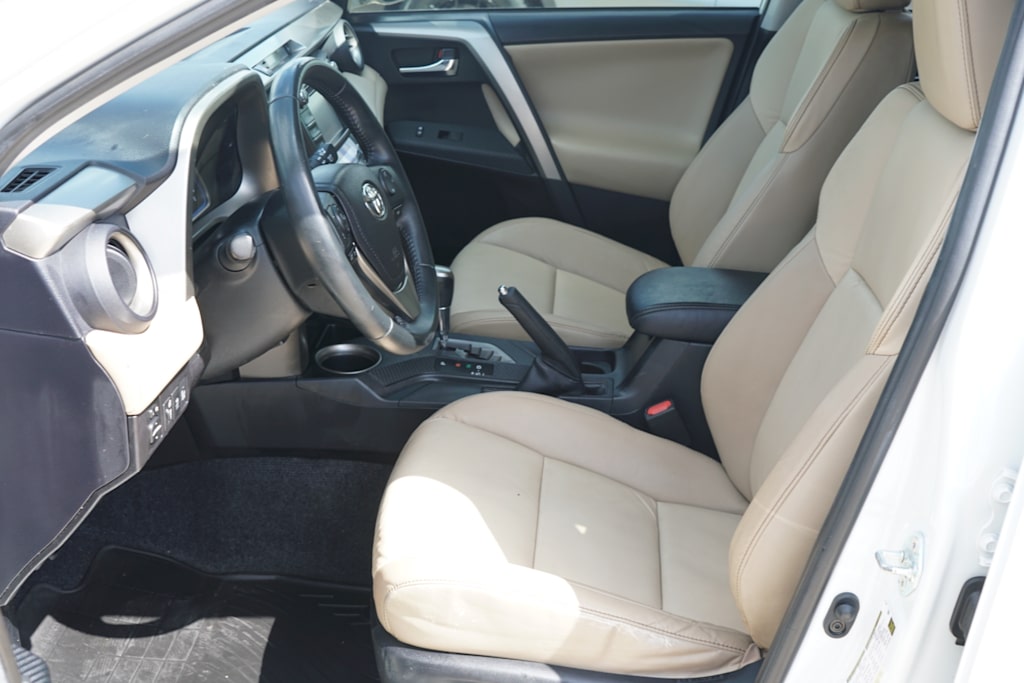 Thumbnail: 2015 Toyota RAV4 - 8