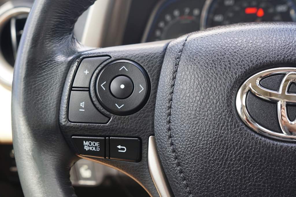 Thumbnail: 2015 Toyota RAV4 - 19