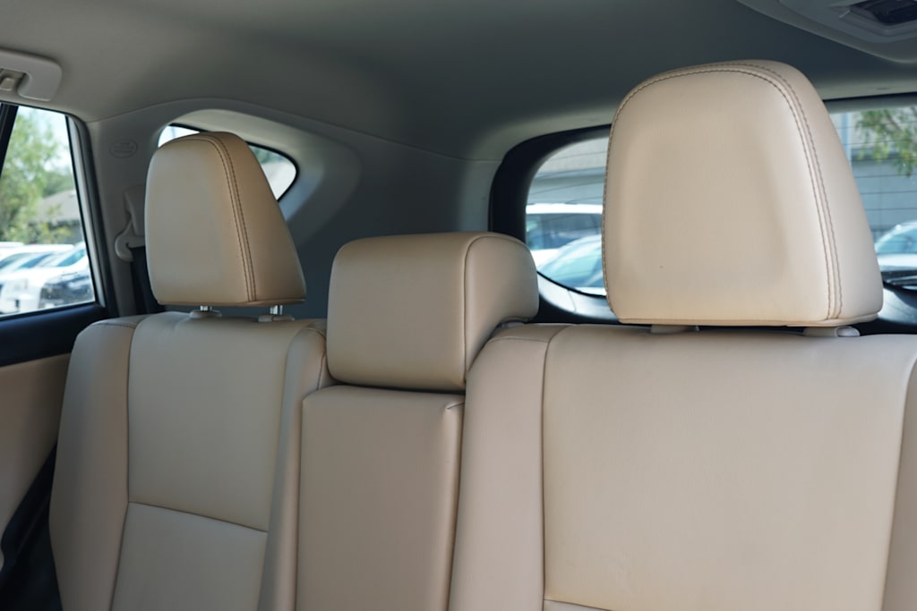 Thumbnail: 2015 Toyota RAV4 - 23