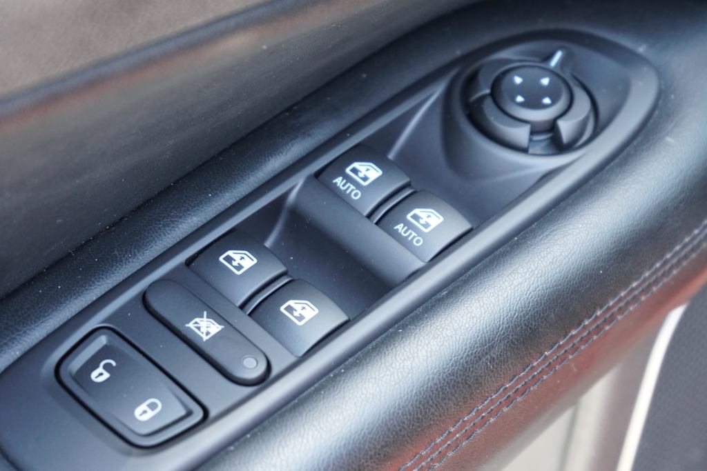 Thumbnail: 2020 Jeep Compass - 21