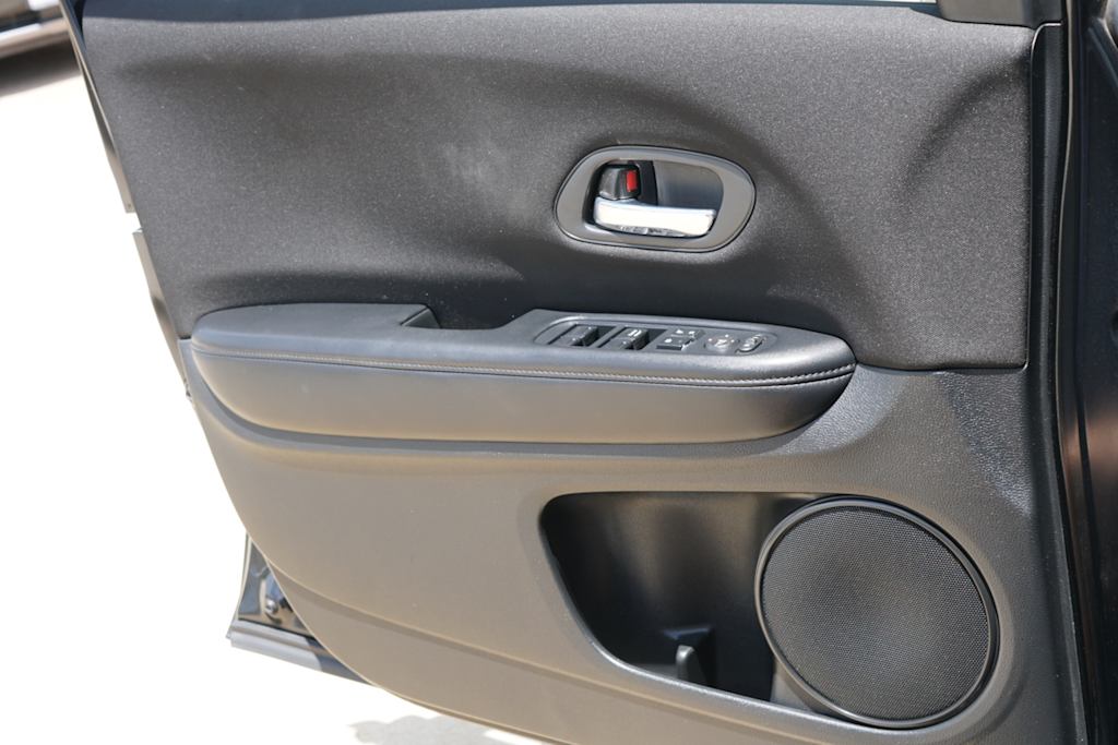 Thumbnail: 2016 Honda HR-V - 19