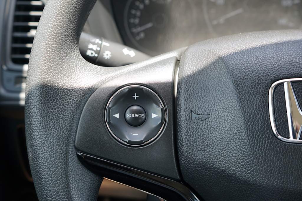 Thumbnail: 2016 Honda HR-V - 18