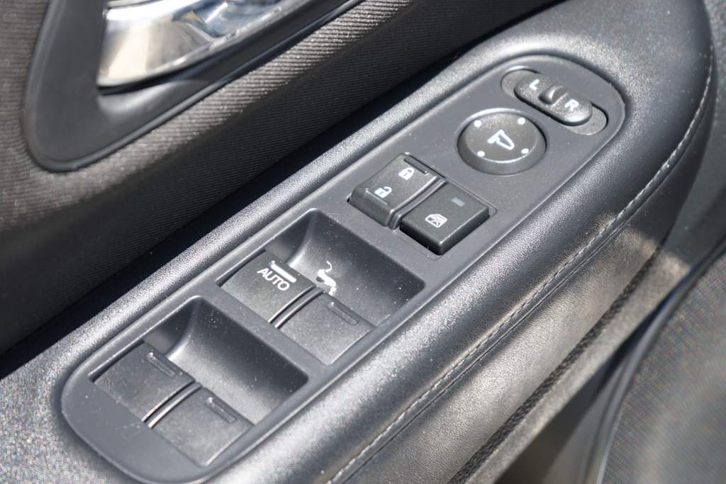 Thumbnail: 2016 Honda HR-V - 20